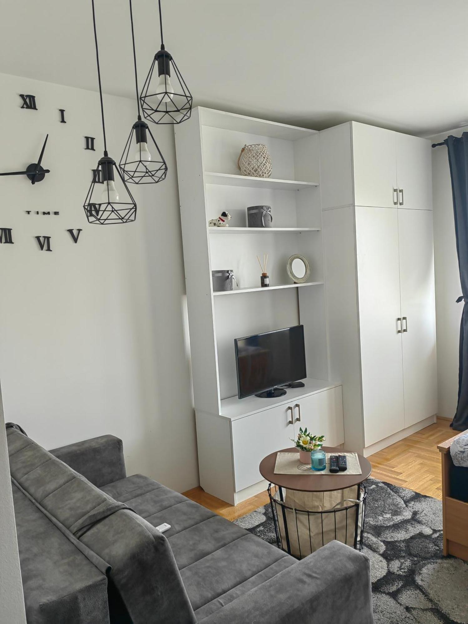 Road Warriors Apartment Subotica Esterno foto